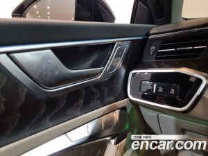 Audi A7 55 TFSI e 4WD Premium 2023 года из Южной Кореи