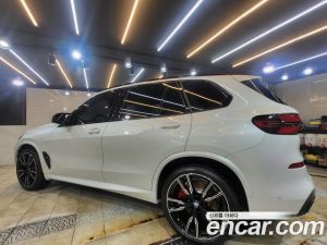BMW X5 M60i 2024 года из Южной Кореи