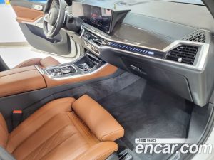BMW X5 M60i 2024 года из Южной Кореи