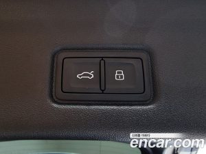 Audi Q6 e-tron Performance 2025 года из Южной Кореи