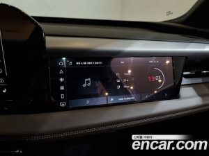 Audi Q6 e-tron Performance 2025 года из Южной Кореи