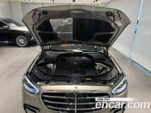 Mercedes-Benz S-Class S400 d 4MATIC 2023 года из Южной Кореи