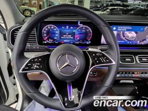 Mercedes-Benz GLE-Class GLE300d 4MATIC 2025 года из Южной Кореи