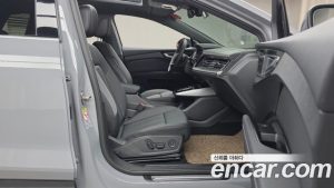 Audi Q4 e-tron 45 2025 года из Южной Кореи