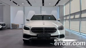 Mercedes-Benz E-Class E350 4MATIC Exclusive 2023 года из Южной Кореи