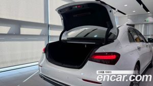 Mercedes-Benz E-Class E350 4MATIC Exclusive 2023 года из Южной Кореи