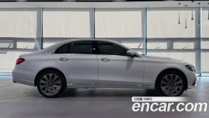 Mercedes-Benz E-Class E350 4MATIC Exclusive 2023 года из Южной Кореи