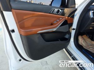 BMW X7 xDrive 40i M Sport 6 2024 года из Южной Кореи