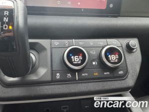 Land Rover Defender 90 D250 SE 2023 года из Южной Кореи