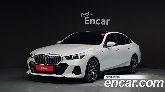BMW 5-Series 520i M Sport 2025 года из Кореи