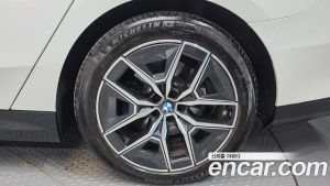BMW 5-Series 520i M Sport 2025 года из Южной Кореи