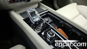 Volvo XC60 B5 Ultra темный Air Air Suspension 2026 года из Южной Кореи