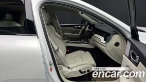 Volvo XC60 B5 Ultra темный Air Air Suspension 2026 года из Южной Кореи