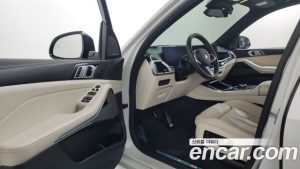 BMW X5 xDrive 40i M Sport 2025 года из Южной Кореи