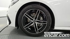 Mercedes-Benz E-Class E300 4MATIC AMG Line 2026 года из Южной Кореи