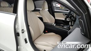 Mercedes-Benz E-Class E300 4MATIC AMG Line 2026 года из Южной Кореи