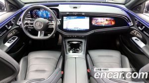 Mercedes-Benz E-Class E300 4MATIC AMG Line 2024 года из Южной Кореи