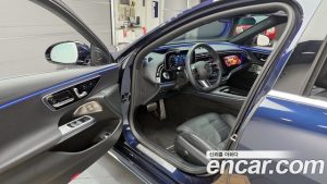 Mercedes-Benz E-Class E300 4MATIC AMG Line 2024 года из Южной Кореи