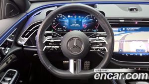 Mercedes-Benz E-Class E300 4MATIC AMG Line 2024 года из Южной Кореи