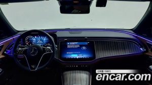 Mercedes-Benz E-Class E350e 4MATIC 2025 года из Южной Кореи