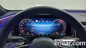 Mercedes-Benz E-Class E350e 4MATIC 2025 года из Южной Кореи