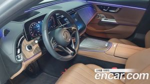 Mercedes-Benz E-Class E350e 4MATIC 2025 года из Южной Кореи