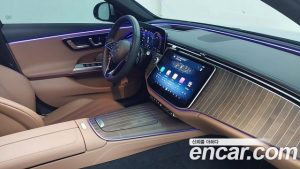 Mercedes-Benz E-Class E350e 4MATIC 2025 года из Южной Кореи