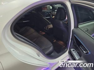 Mercedes-Benz C-Class C300 4MATIC Avantgarde 2024 года из Южной Кореи