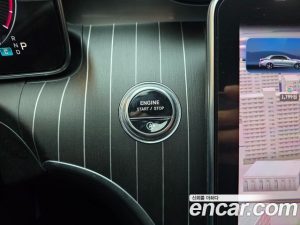 Mercedes-Benz C-Class C300 4MATIC Avantgarde 2024 года из Южной Кореи
