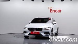Volvo S60 B5 Ultra Bright 2025 года из Южной Кореи