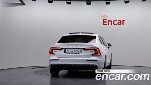 Volvo S60 B5 Ultra Bright 2025 года из Южной Кореи