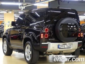Land Rover Defender 90 D250 SE 2022 года из Южной Кореи