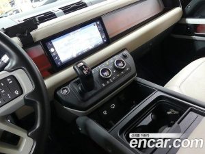 Land Rover Defender 90 D250 SE 2022 года из Южной Кореи