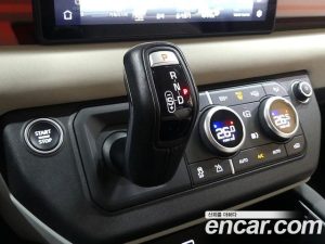Land Rover Defender 90 D250 SE 2022 года из Южной Кореи