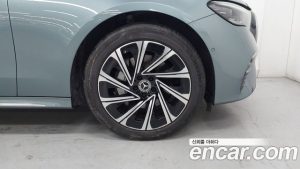 Mercedes-Benz E-Class E300 4MATIC Exclusive 2024 года из Южной Кореи