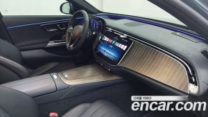 Mercedes-Benz E-Class E300 4MATIC Exclusive 2024 года из Южной Кореи