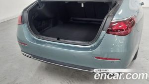 Mercedes-Benz E-Class E300 4MATIC Exclusive 2024 года из Южной Кореи
