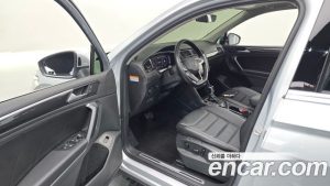 Volkswagen Tiguan 2.0 TDI 4 Prestige 2023 года из Южной Кореи