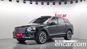 Bentley Bentayga 4.0 V8 Azure 2023 года из Южной Кореи