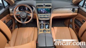 Bentley Bentayga 4.0 V8 Azure 2023 года из Южной Кореи