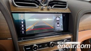 Bentley Bentayga 4.0 V8 Azure 2023 года из Южной Кореи