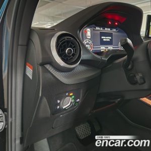 Audi Q2 35 TDI Premium 2023 года из Южной Кореи