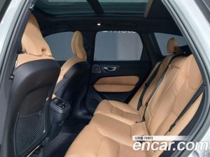 Volvo XC60 B5 ULTIMATE Bright 2023 года из Южной Кореи