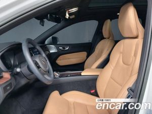 Volvo XC60 B5 ULTIMATE Bright 2023 года из Южной Кореи