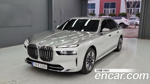 BMW 7-Series 740i Design Pure Excellence 2023 года из Кореи