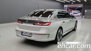 BMW 7-Series 740i Design Pure Excellence 2023 года из Южной Кореи