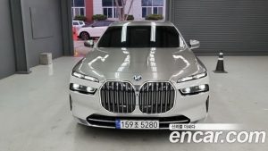 BMW 7-Series 740i Design Pure Excellence 2023 года из Южной Кореи