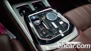 BMW 7-Series 740i Design Pure Excellence 2023 года из Южной Кореи