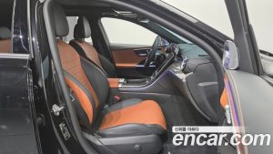 Mercedes-Benz C-Class C300 4MATIC AMG Line 2023 года из Южной Кореи