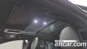 Mercedes-Benz C-Class C300 4MATIC AMG Line 2023 года из Южной Кореи
